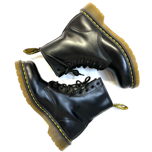 Dr. Martens The Original Black Smooth Leather Lace Up Boots - Size 8 - Picture 4 of 10